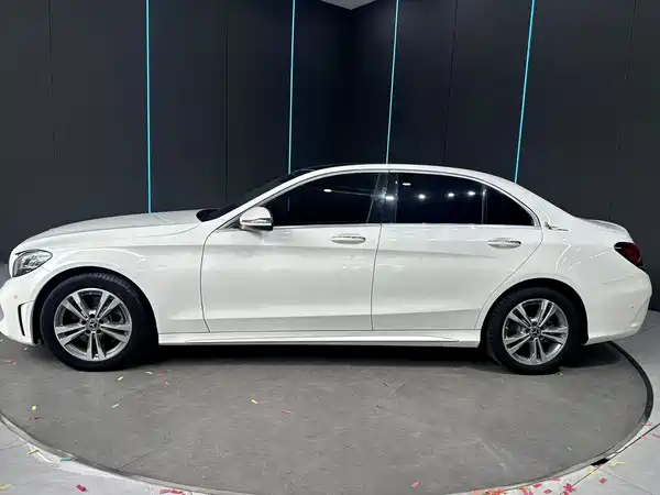 Mercedes-Benz C-Class 2021
