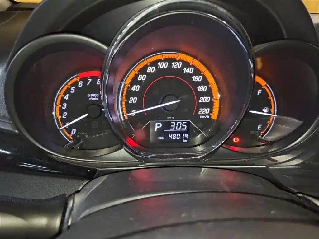 Toyota Yaris L 2020 — фото 8