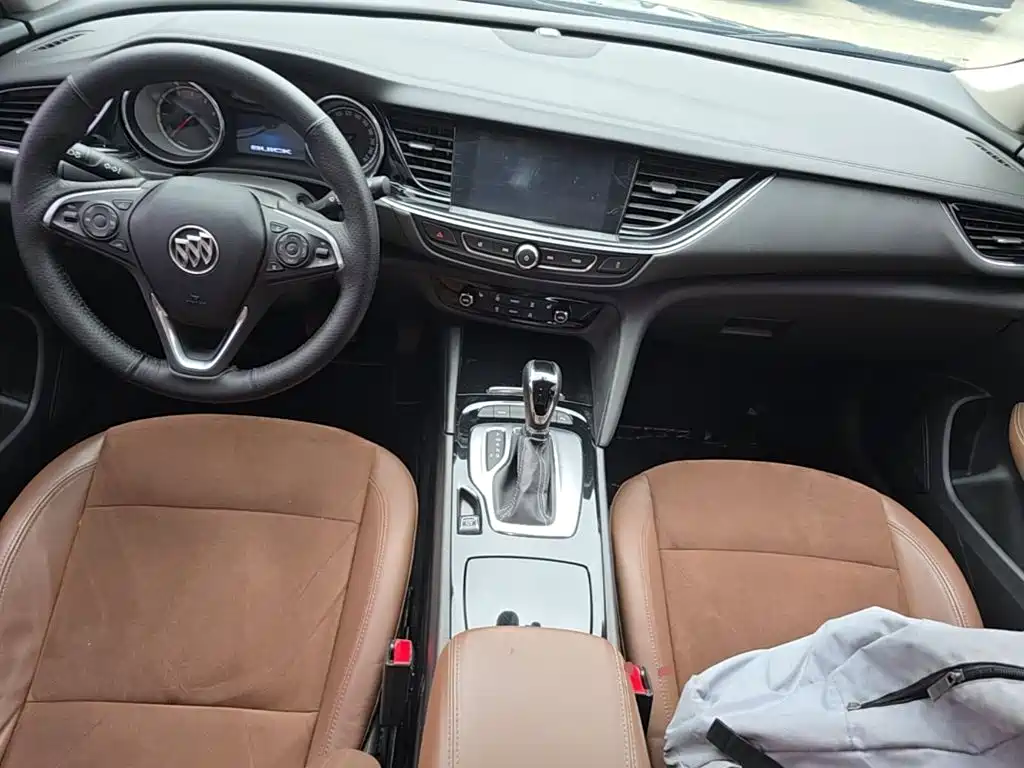 Buick Regal 2020 — фото 10