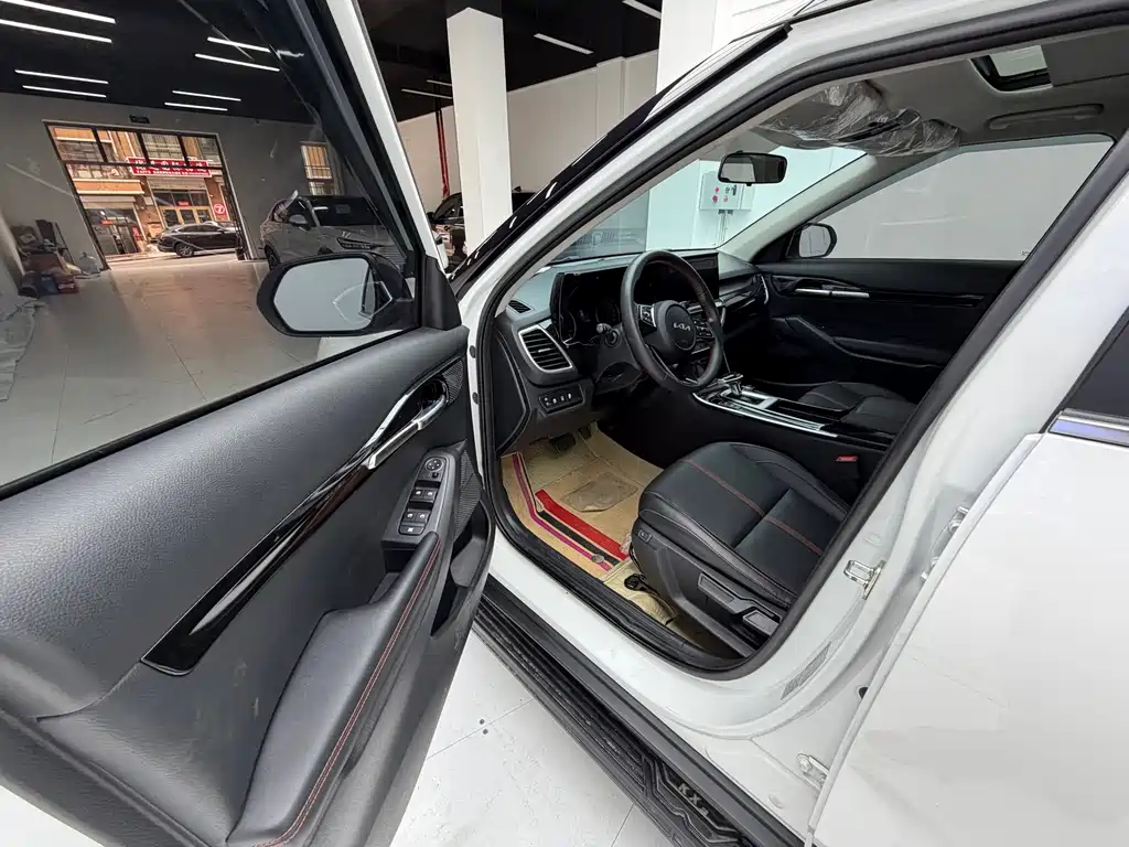 Kia KX3 2022 — фото 11