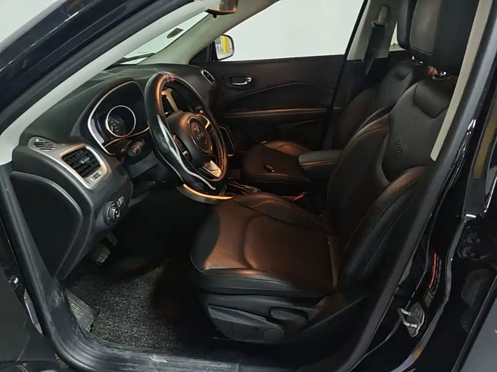 Jeep Compass 2019 — фото 15