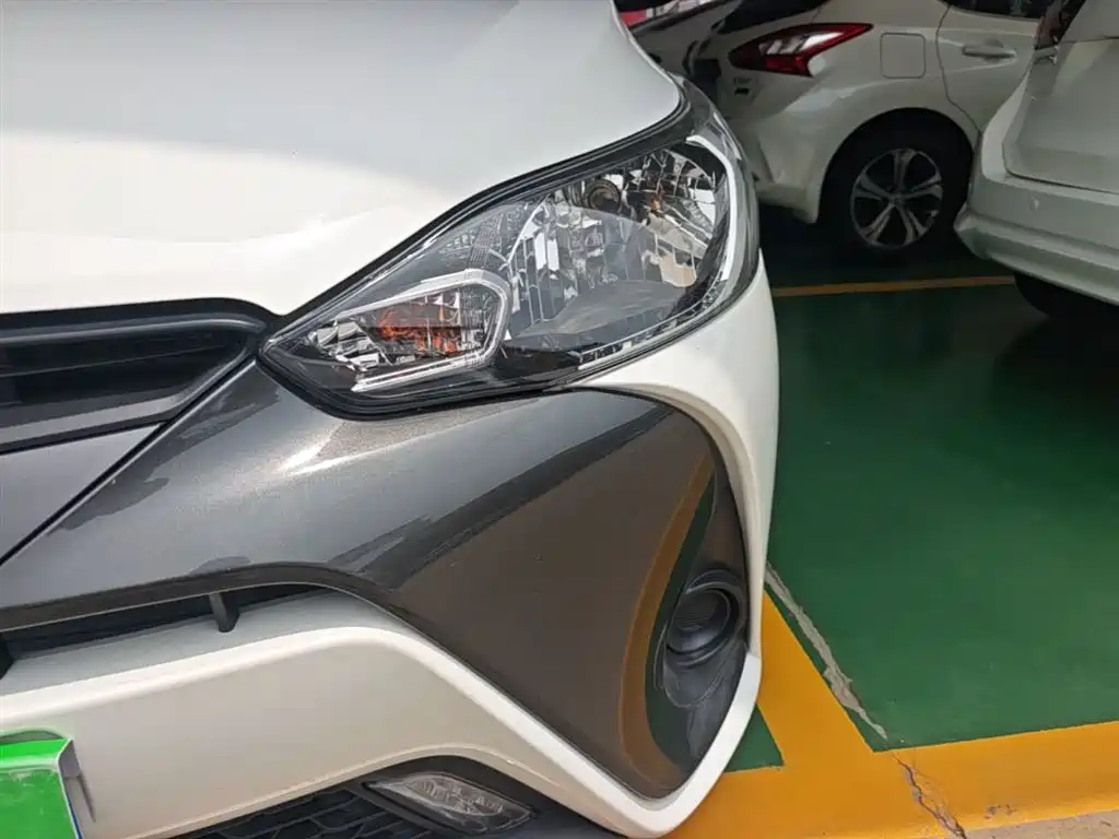Toyota Yaris L 2019 — фото 24