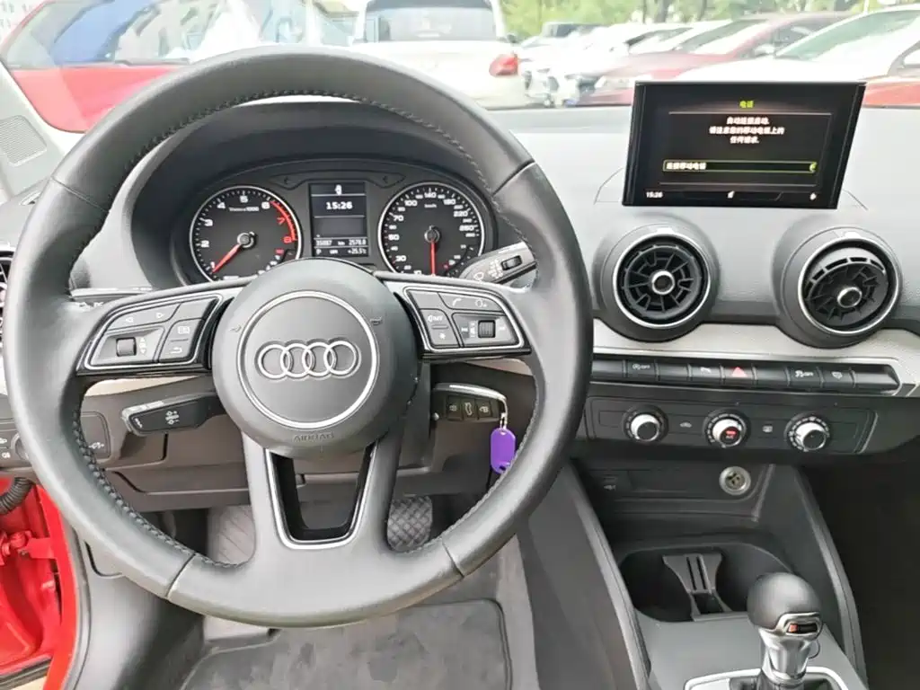 Audi Q2L 2020 — фото 10