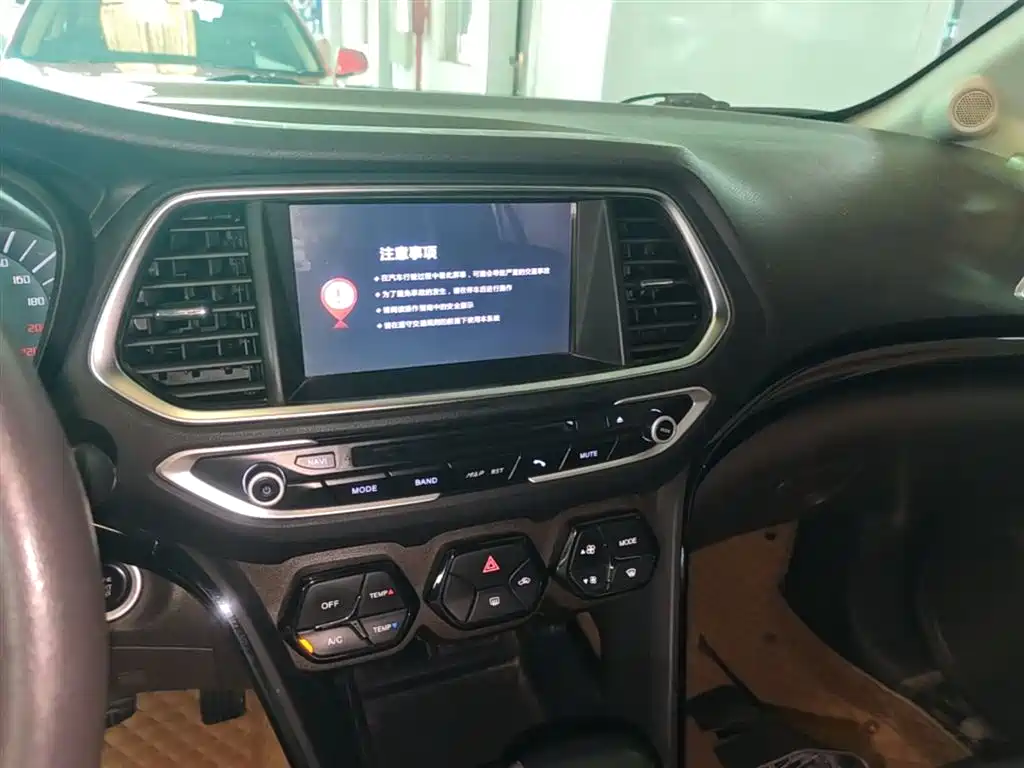 GAC Motor Trumpchi GS4 2016 — фото 13