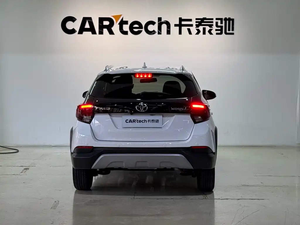 Toyota Yaris L 2022 — фото 4