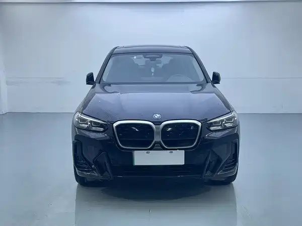 BMW iX3 2023