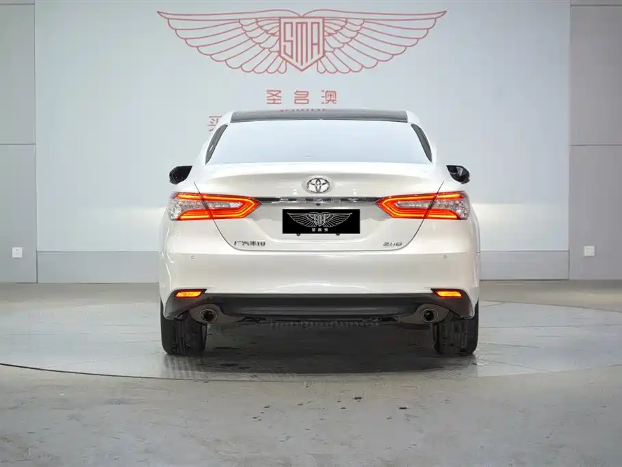 Toyota Camry 2019 — фото 5
