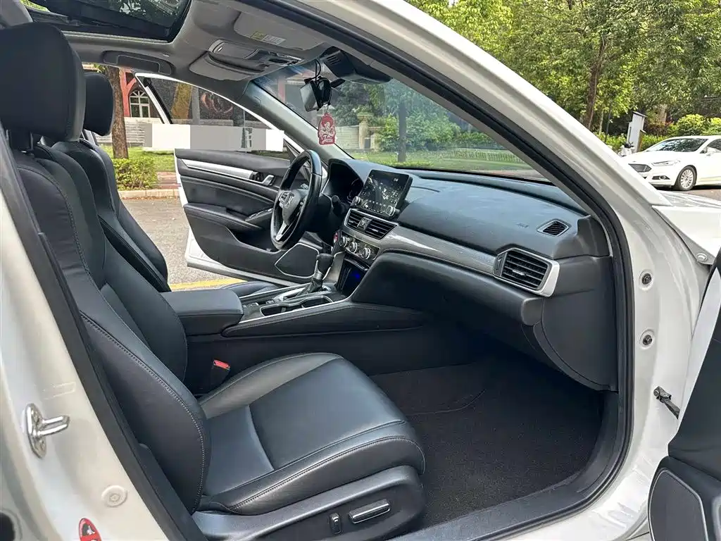 Honda Accord 2020 — фото 11