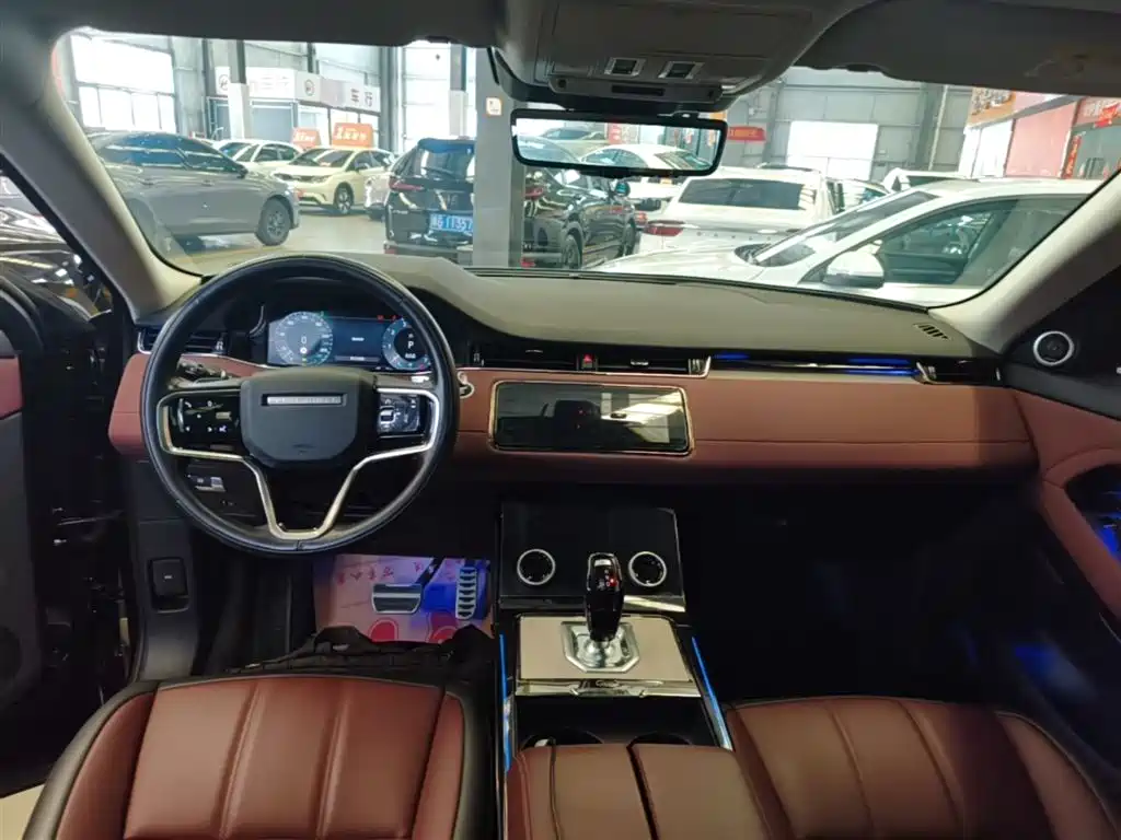 Land Rover Evoque 2023 — фото 10