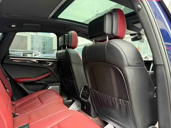 Porsche Macan 2022
