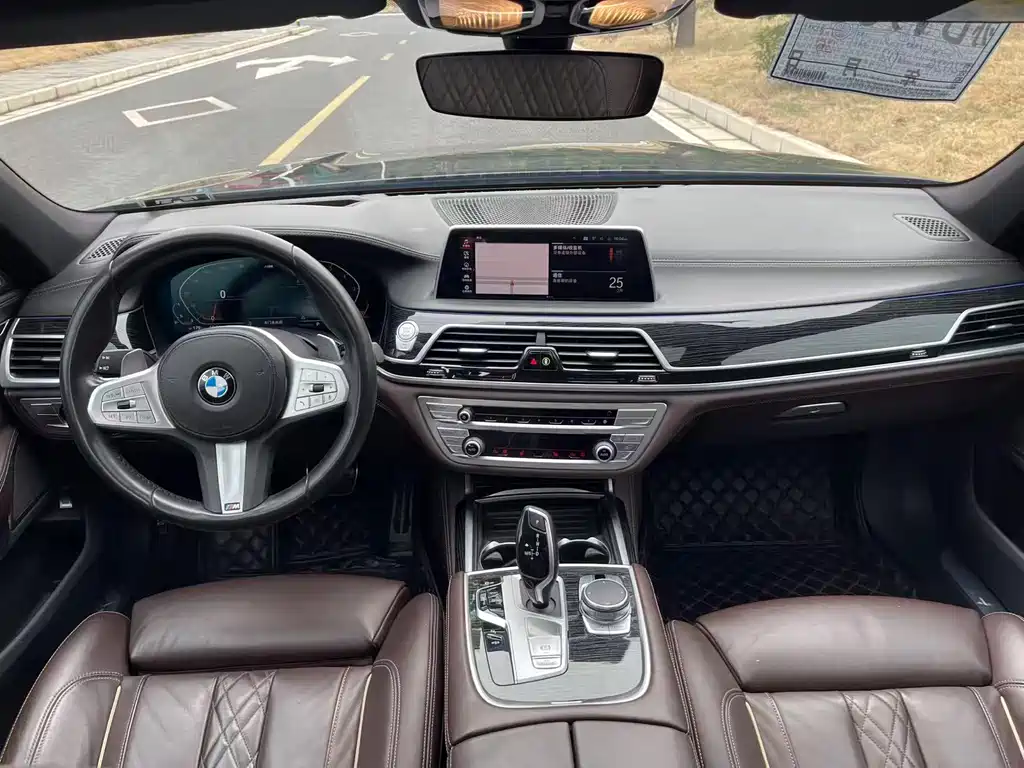 BMW 7 Series 2020 — фото 11