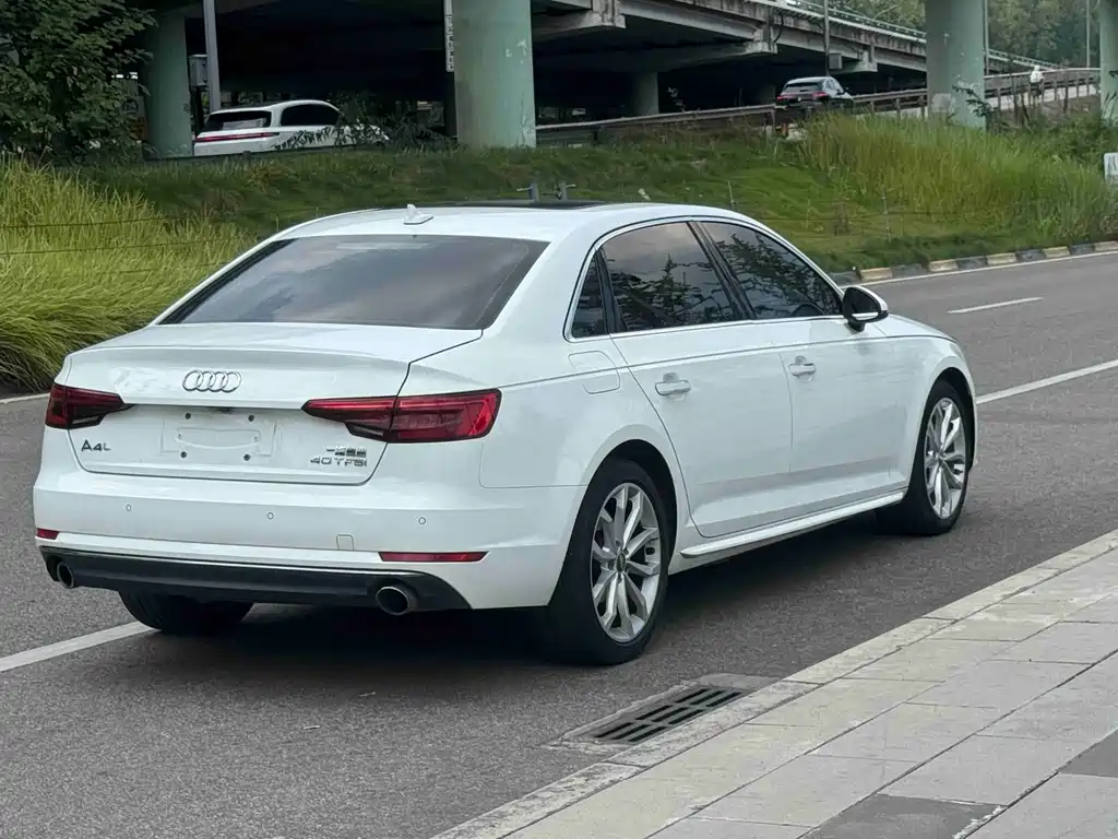 Audi A4L 2017 — фото 14