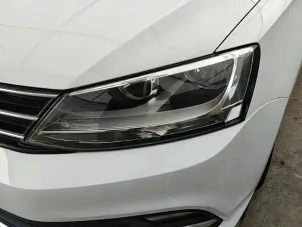 Volkswagen Sagitar 2018