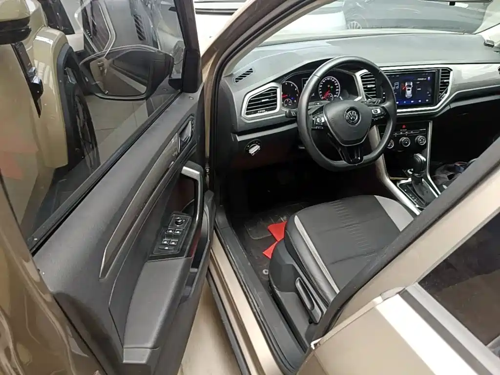 Volkswagen T-Roc 2019 — фото 16