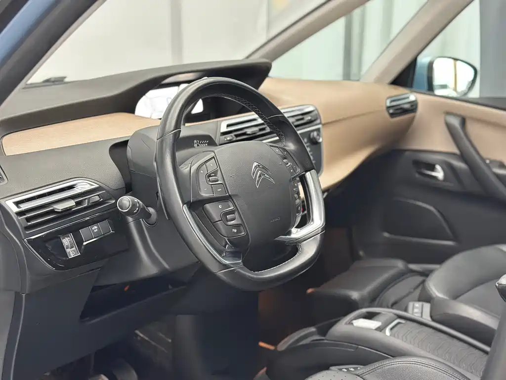 Citroen C4 Picasso 2016 — фото 16