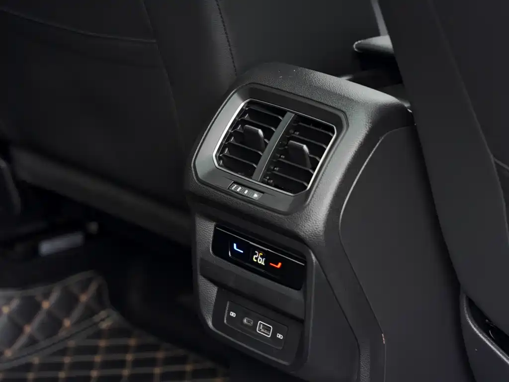 Volkswagen Tiguan L 2021 — фото 18
