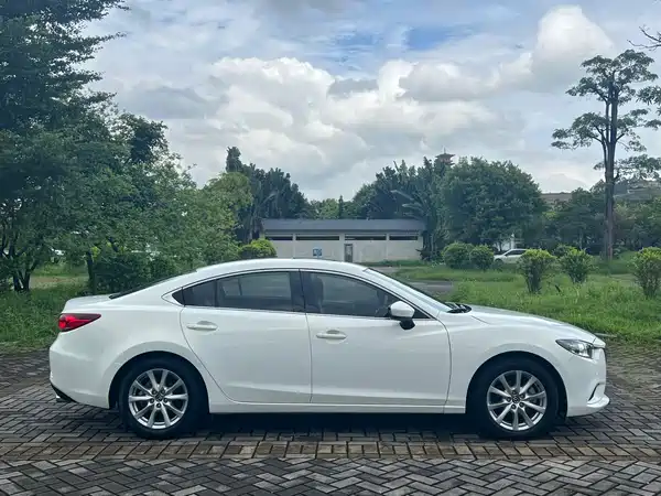Mazda Atenza 2015