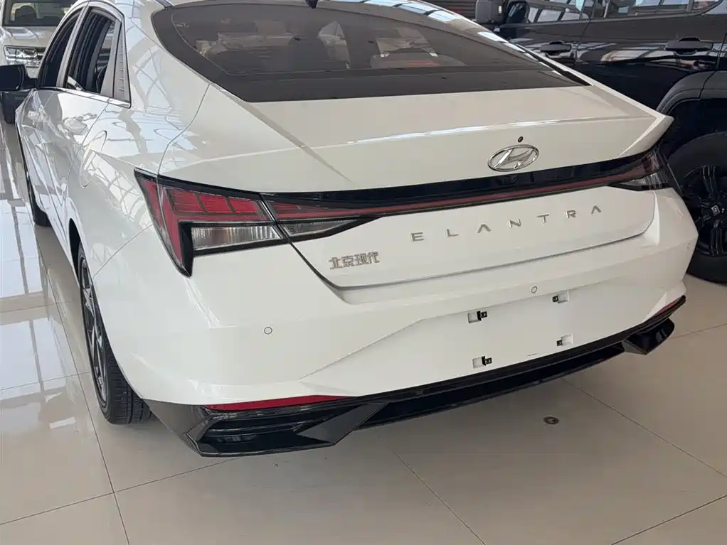 Hyundai Elantra 2021 — фото 20