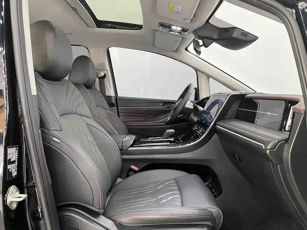 GAC Motor Trumpchi M8 2025 — фото 30