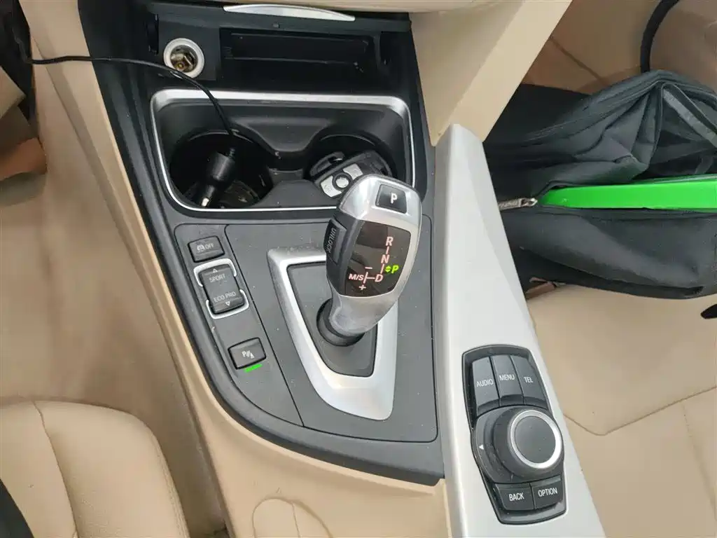BMW 3 Series 2015 — фото 14