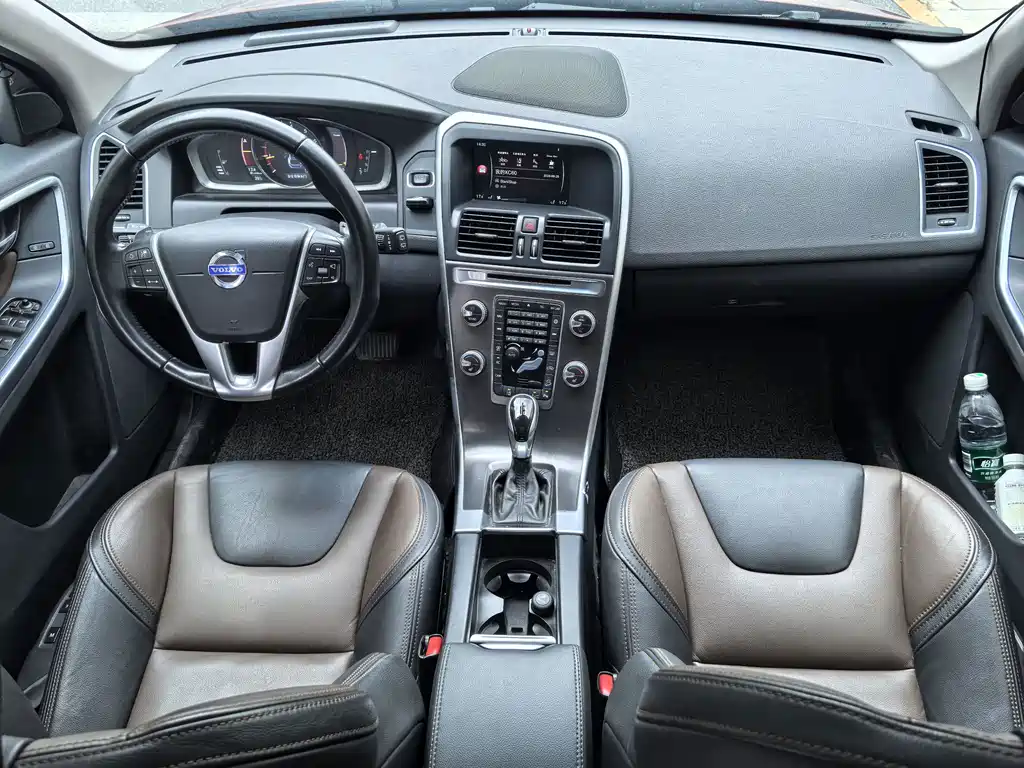 Volvo XC60 2015 — фото 18