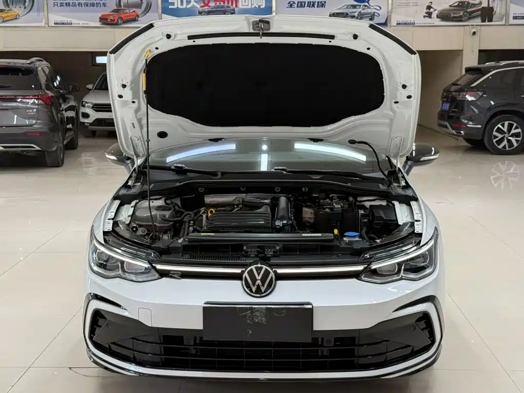 Volkswagen Golf 2024