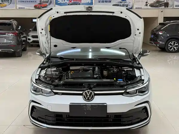 Volkswagen Golf 2024