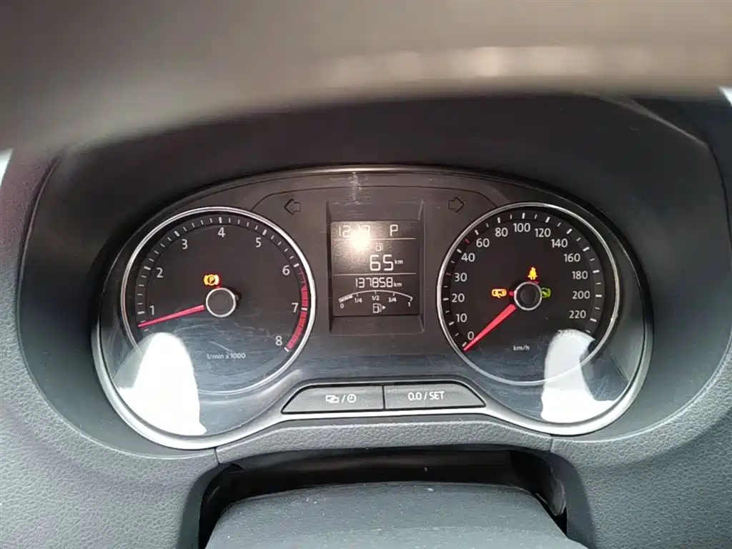 Volkswagen Polo 2015 — фото 12