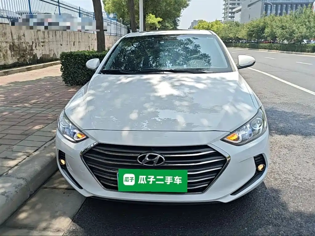 Hyundai Elantra 2016 — фото 3