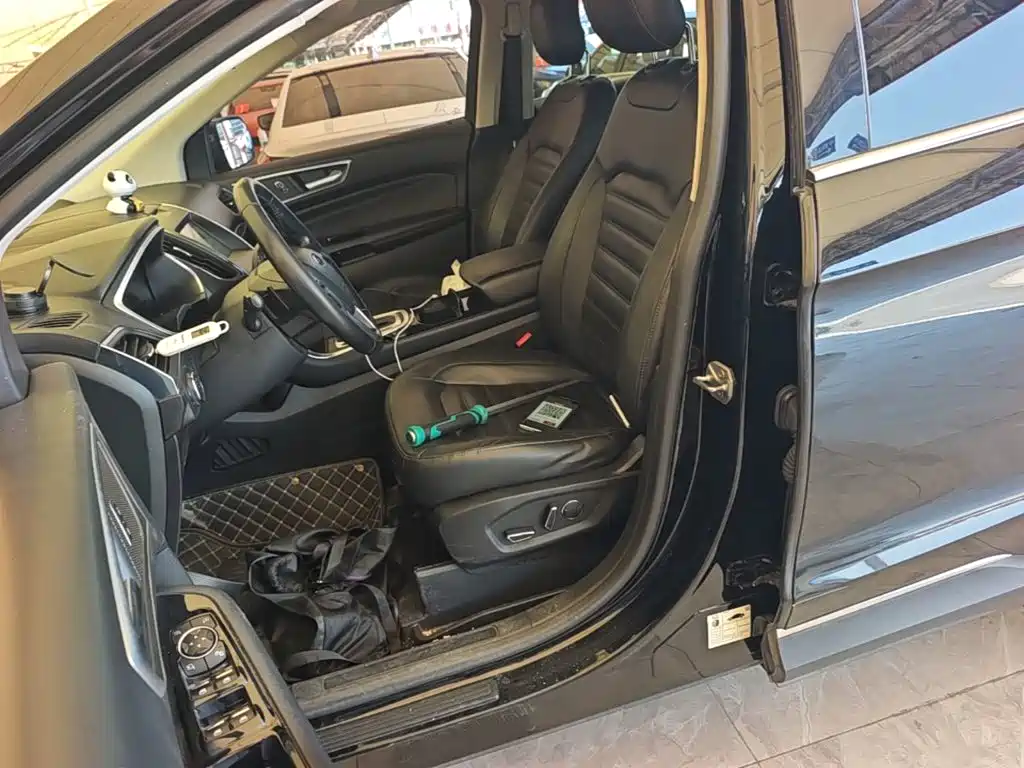 Ford Edge 2019 — фото 15