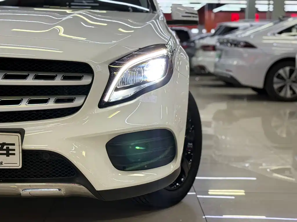 Mercedes-Benz GLA 2019