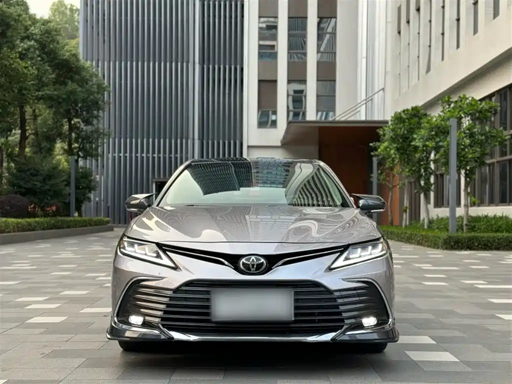 Toyota Camry 2023 — фото 20