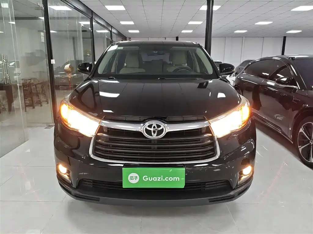 Toyota Highlander 2018 — фото 3