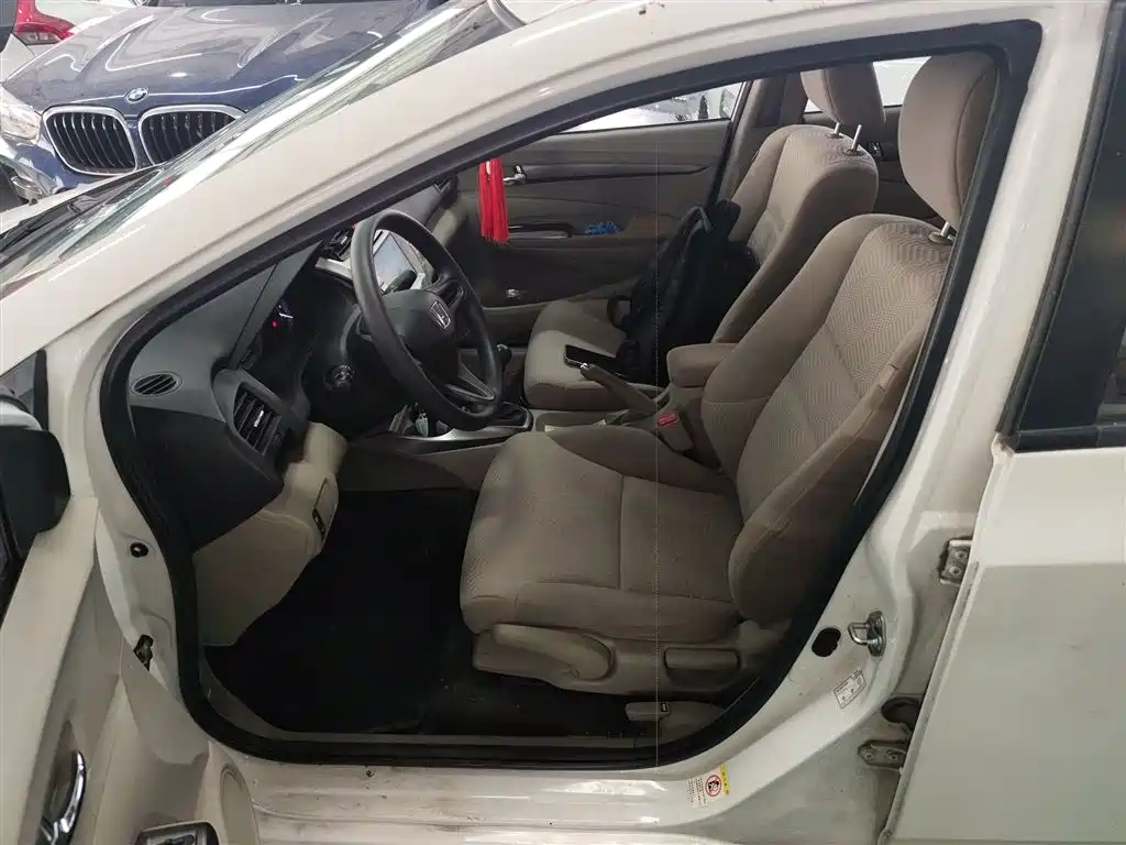 Honda City Classic 2015 — фото 12