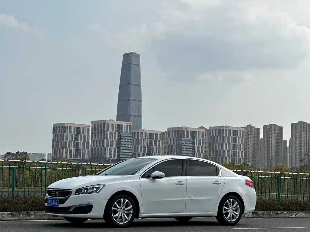 Peugeot 508 2016 — фото 30