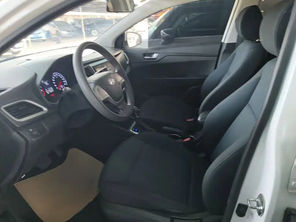Hyundai Verna 2019 — фото 15