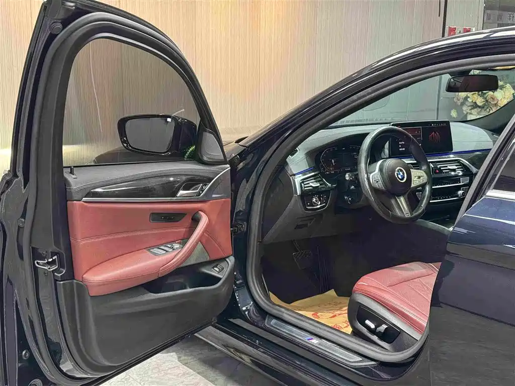 BMW 5 Series 2023