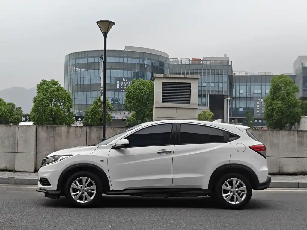 Honda Vezel 2020 — фото 5