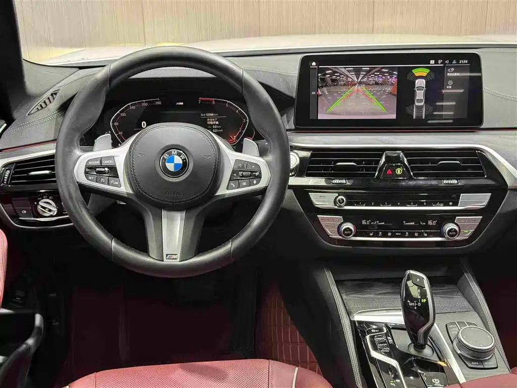 BMW 5 Series 2021 — фото 18