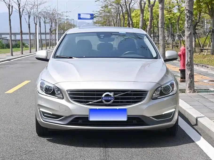 Volvo S60 2017 — фото 2