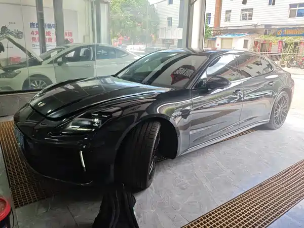 Porsche Panamera 2025