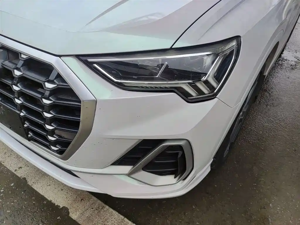 Audi Q3 2020 — фото 24