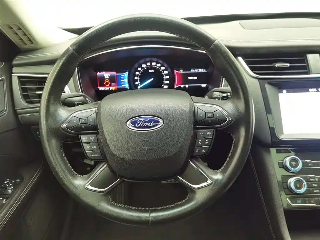 Ford Taurus 2018 — фото 11