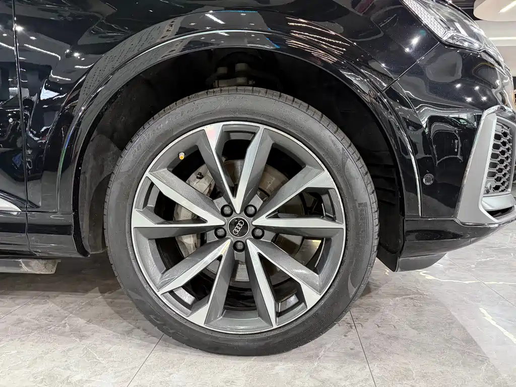 Audi Q7 2023 — фото 14
