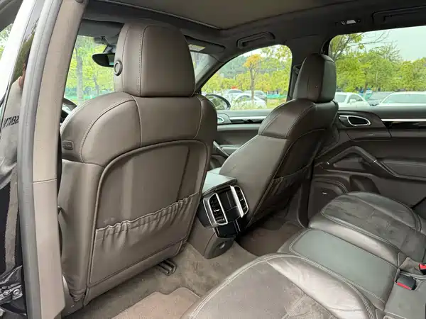 Porsche Cayenne 2016