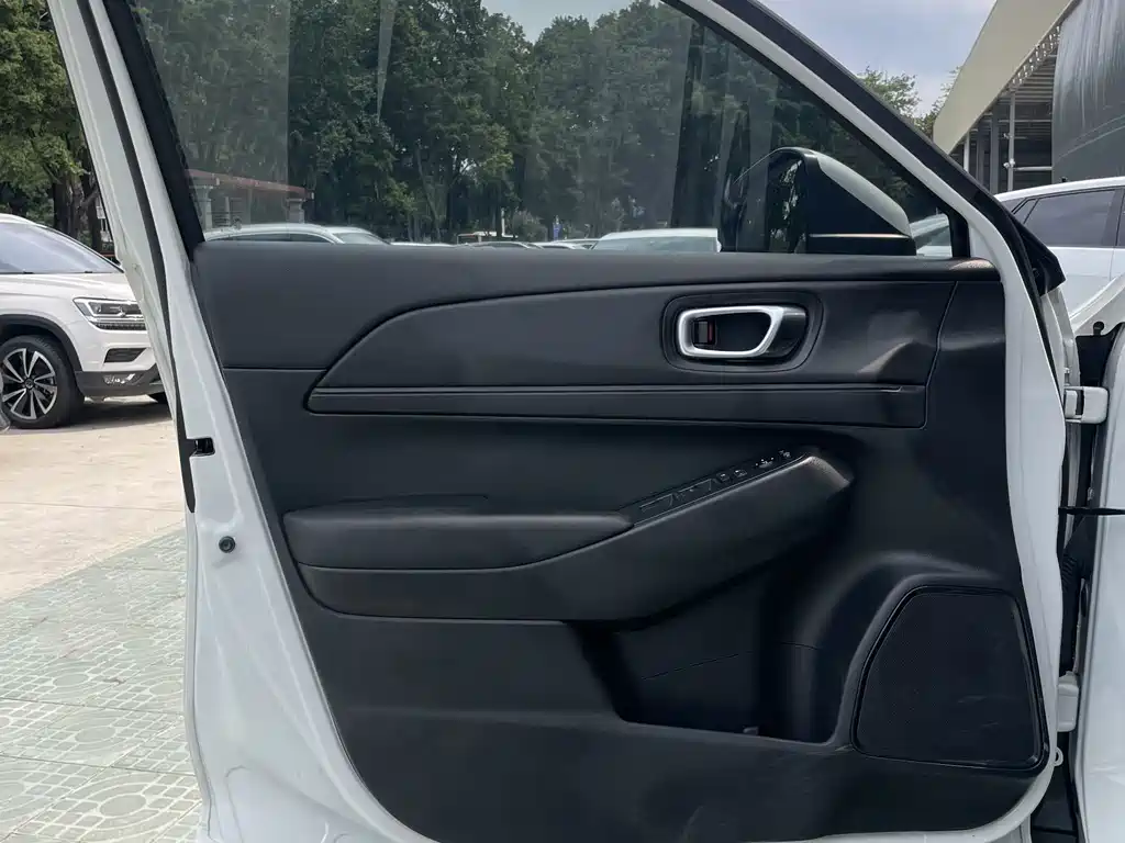 Honda Vezel 2023 — фото 13