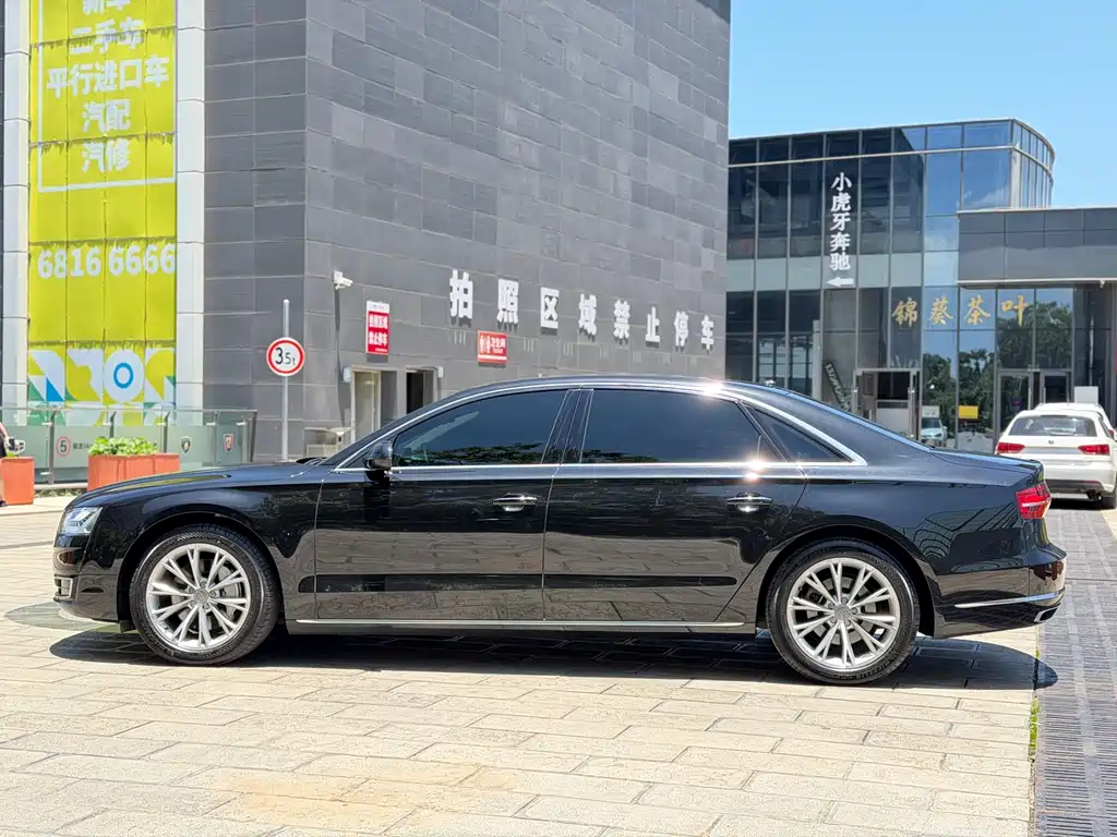 Audi A8 2015 — фото 17
