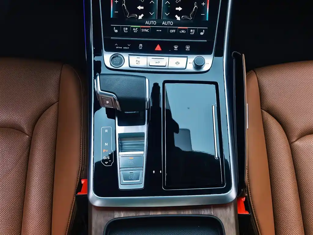 Audi Q7 2023 — фото 15