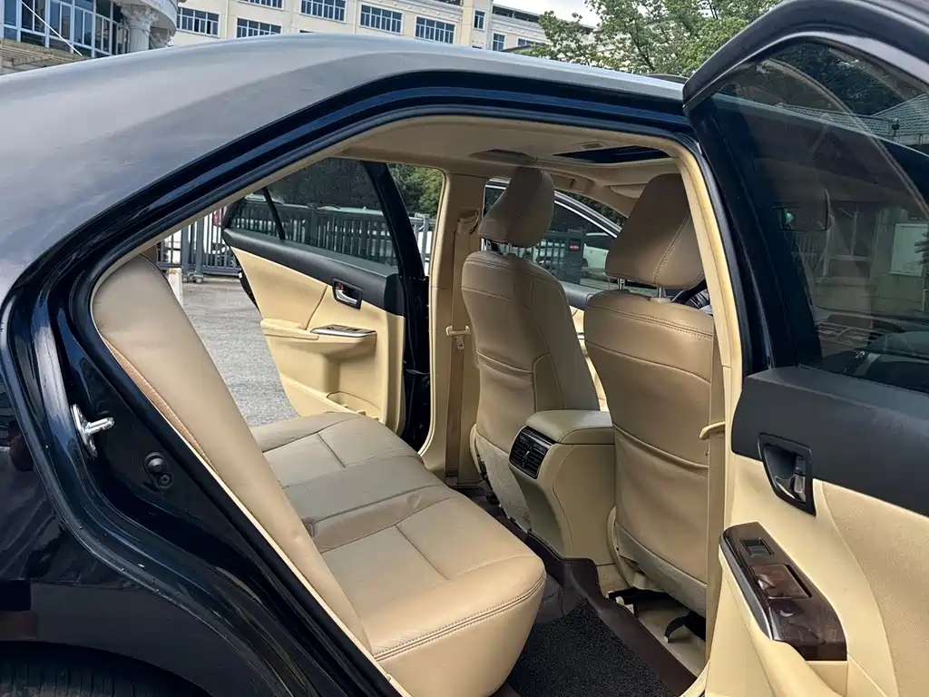 Toyota Camry 2016 — фото 13