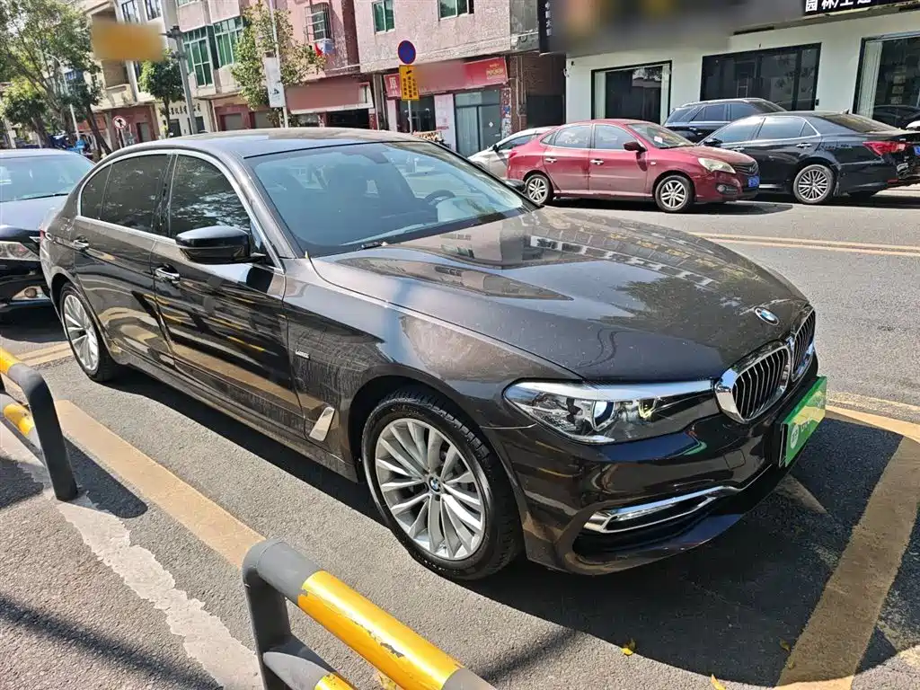 BMW 5 Series 2018 — фото 22